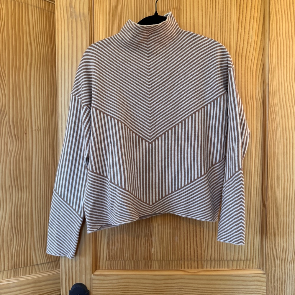Tahari Chevron Knit Sweater in Cream and Tan